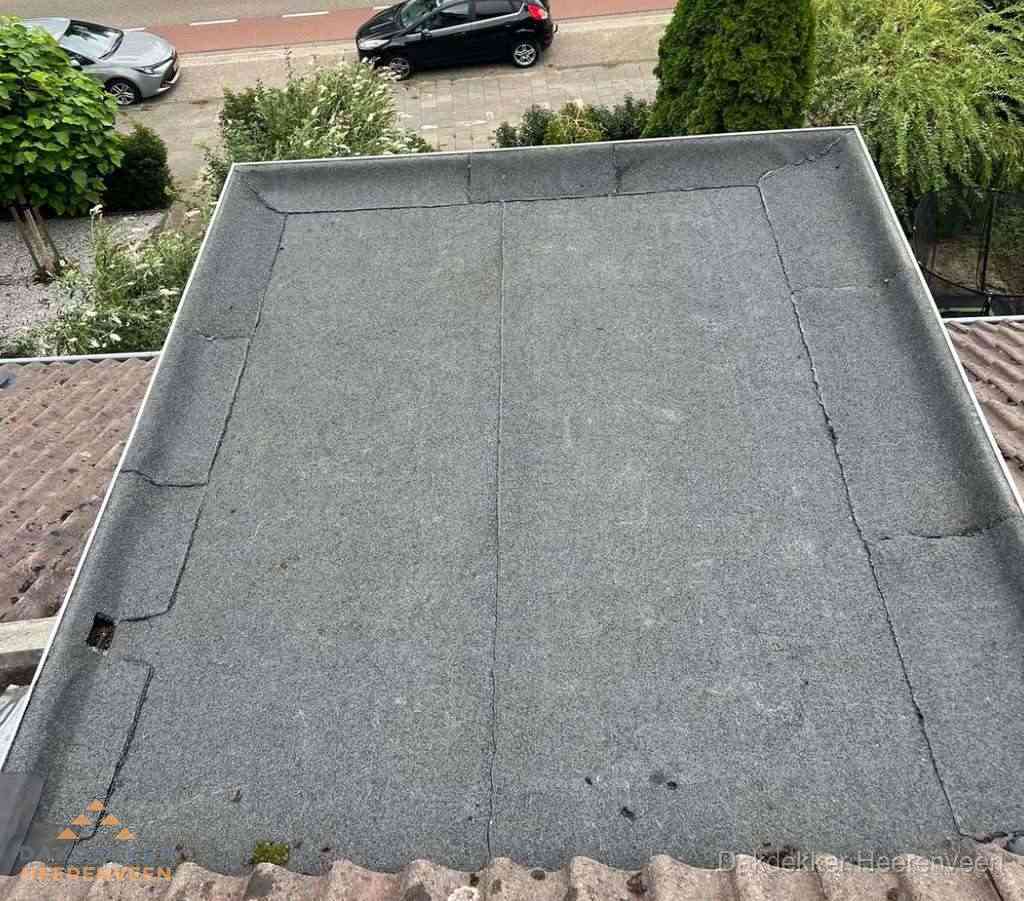 Dakbedekking schuur met bitumen in Heerenveen